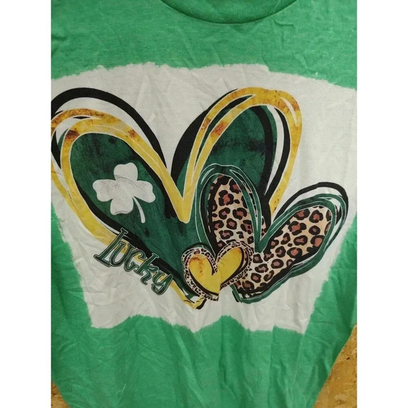 Lucky Hearts Green Cheetah Ladies St Patrick's Day Small Tshirt NEW w/o Tags - Picture 2 of 2